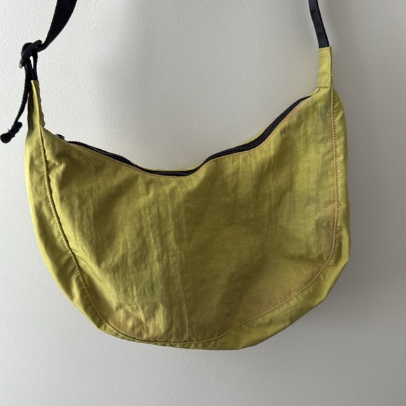 Baggu medium crescent crossbody - Picture 4 of 7